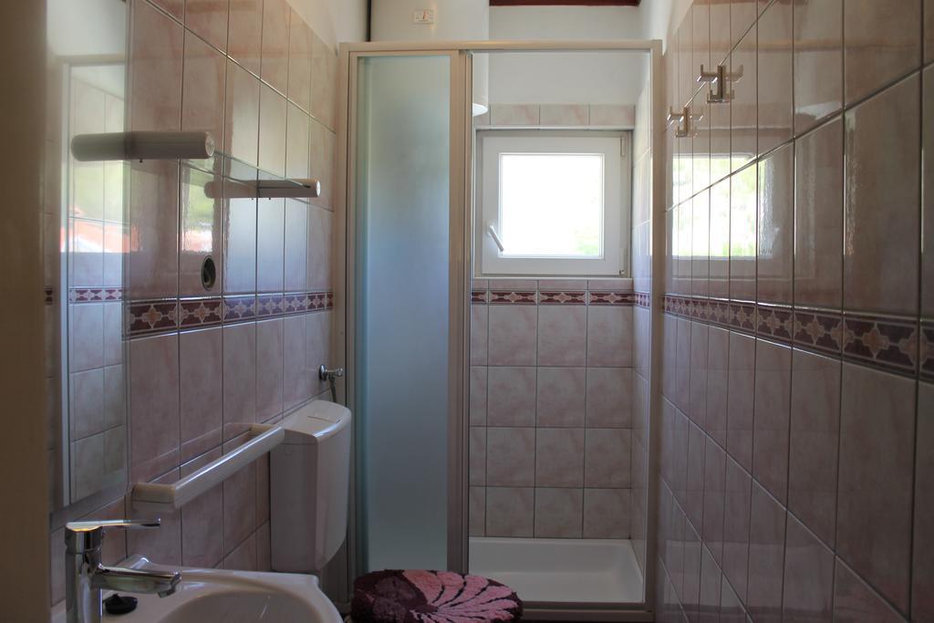 Rooms Mara Skradin Szoba fotó